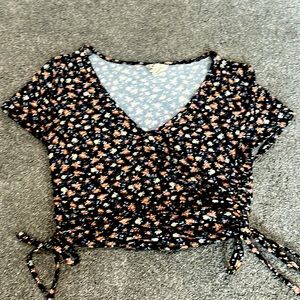 Low V Side tie shirt